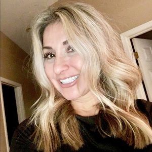 Meet your Posher, Melissa